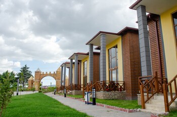 green garden house hotel