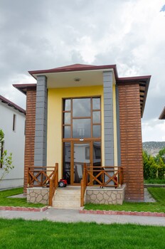 green garden house hotel