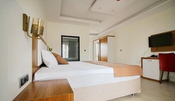 green garden house hotel