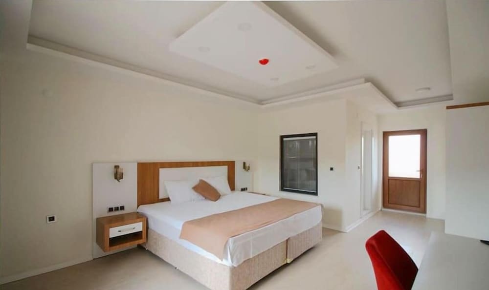 green garden house hotel