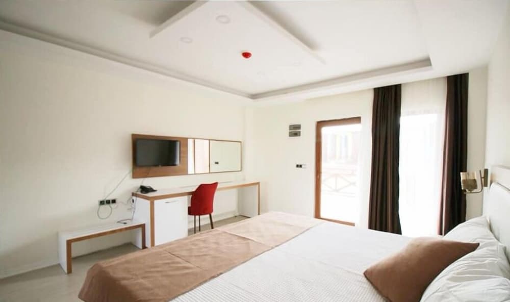 green garden house hotel