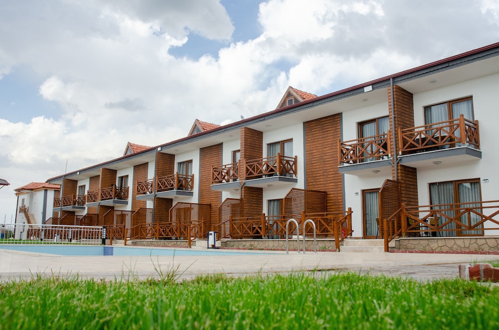 green garden house hotel