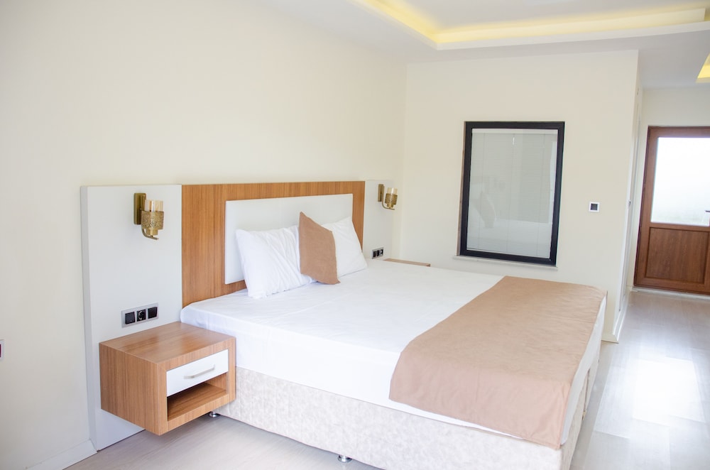 green garden house hotel