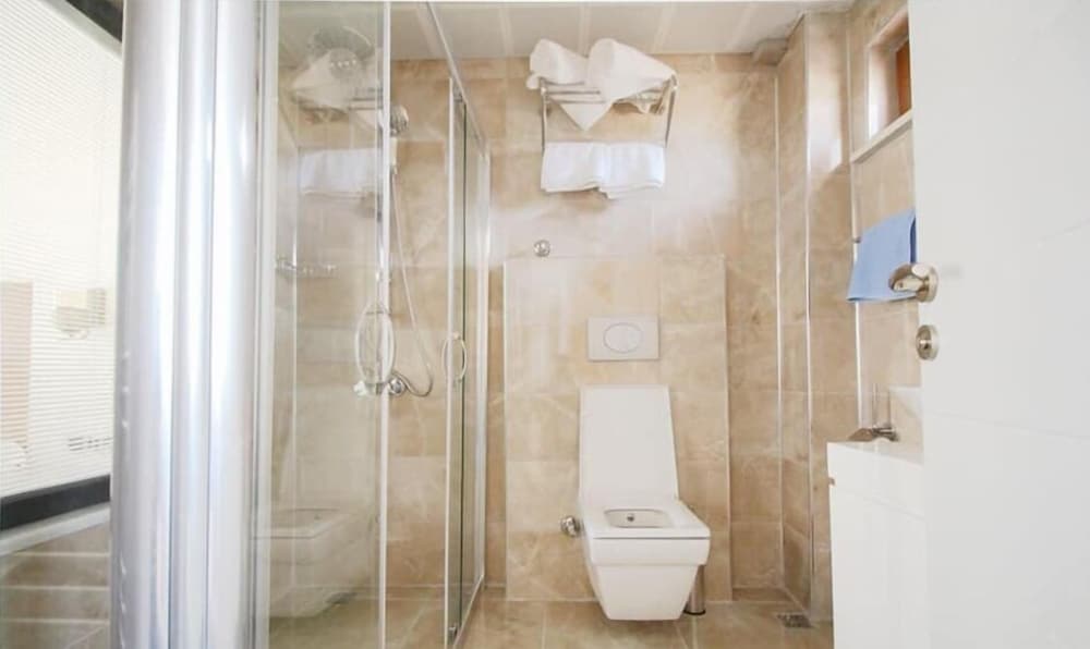 green garden house hotel