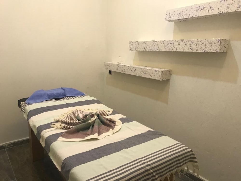 green garden house hotel