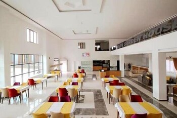 green garden house hotel