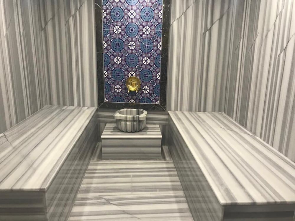 green garden house hotel