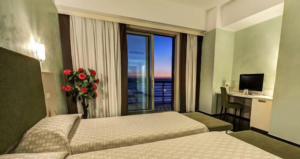 grand hotel salerno