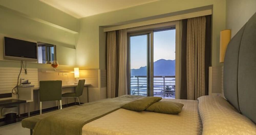 grand hotel salerno
