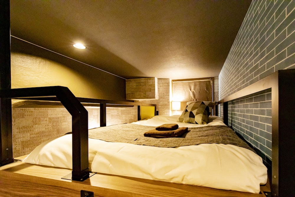 under railway hotel akihabara