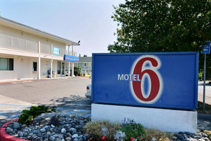 motel 6 tacoma wa south
