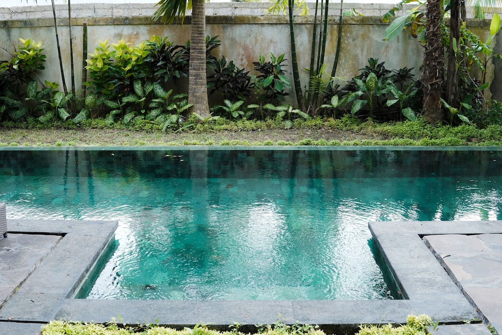 antique sentana villa ubud