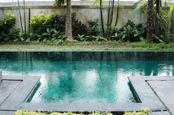 antique sentana villa ubud