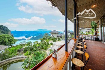 bakhan village resort