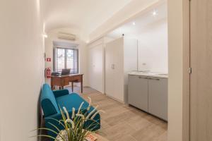 roma station house