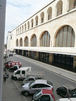 roma station house
