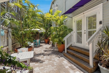 the grand guesthouse