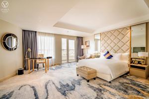 la vela saigon hotel