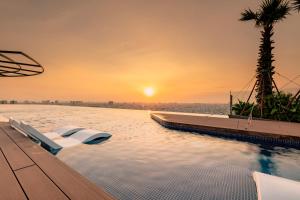 la vela saigon hotel