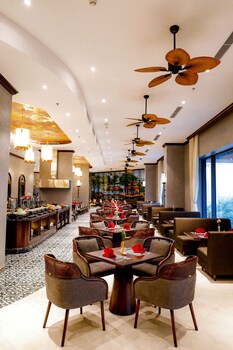 grand phoenix hotel bac ninh