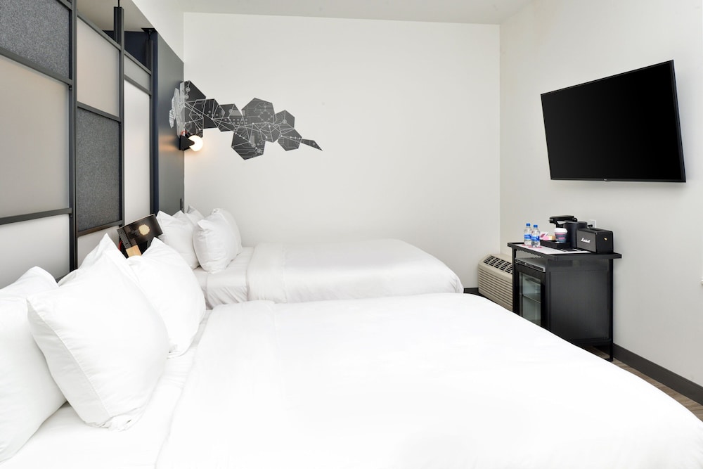 aloft charlotte airport