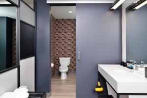 aloft charlotte airport