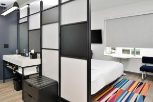 aloft charlotte airport