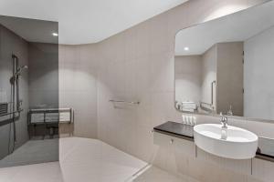 adina apartment hotel melbourne southbank