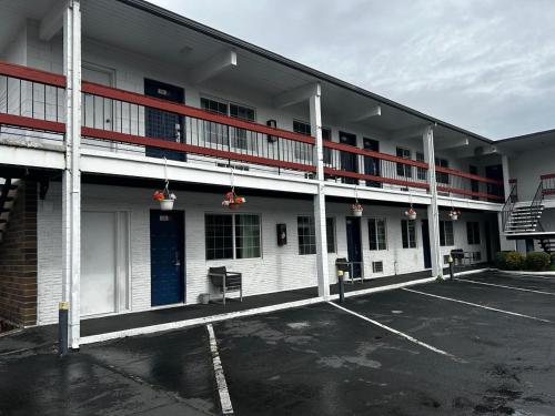 Travelers Inn By Oyo Longview Kelso,Near Lake Sacajawea Park,2 star