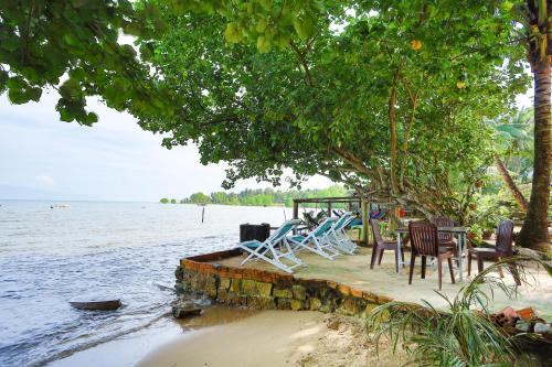 local beach phu quoc