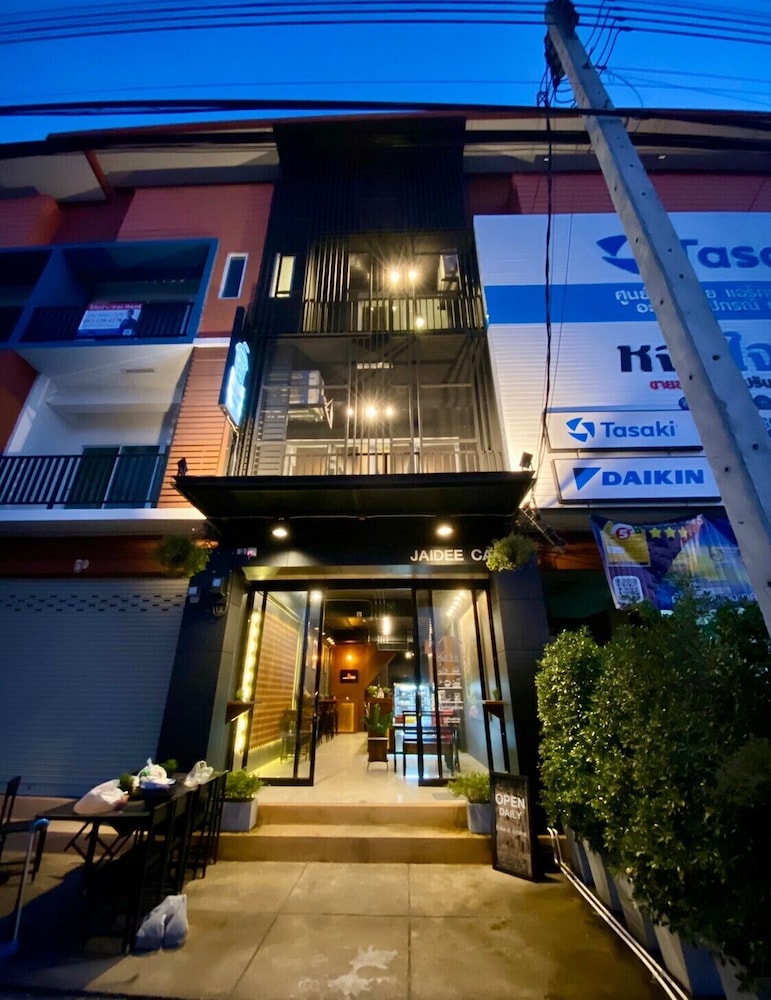 jaidee cafe and hostel chiangrai