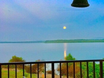 ashansa lagoon resort