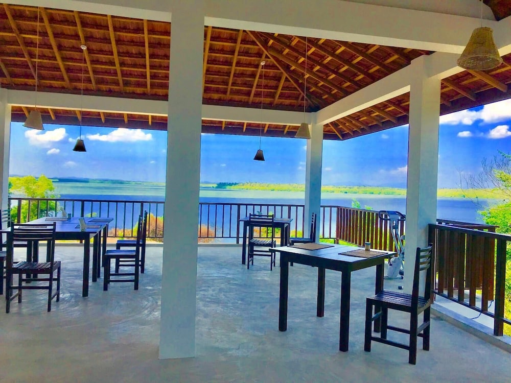 ashansa lagoon resort