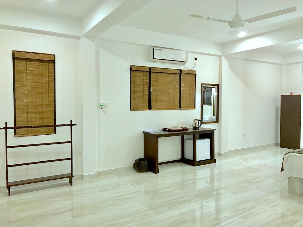 ashansa lagoon resort