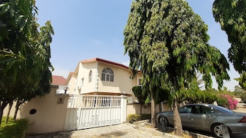 top notch suites and apartments