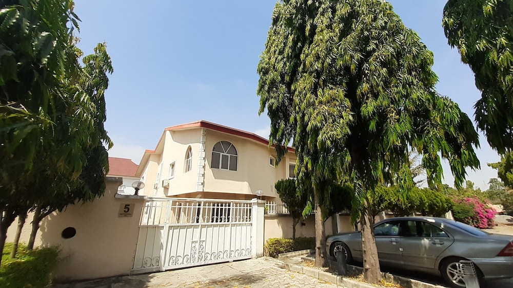 top notch suites and apartments