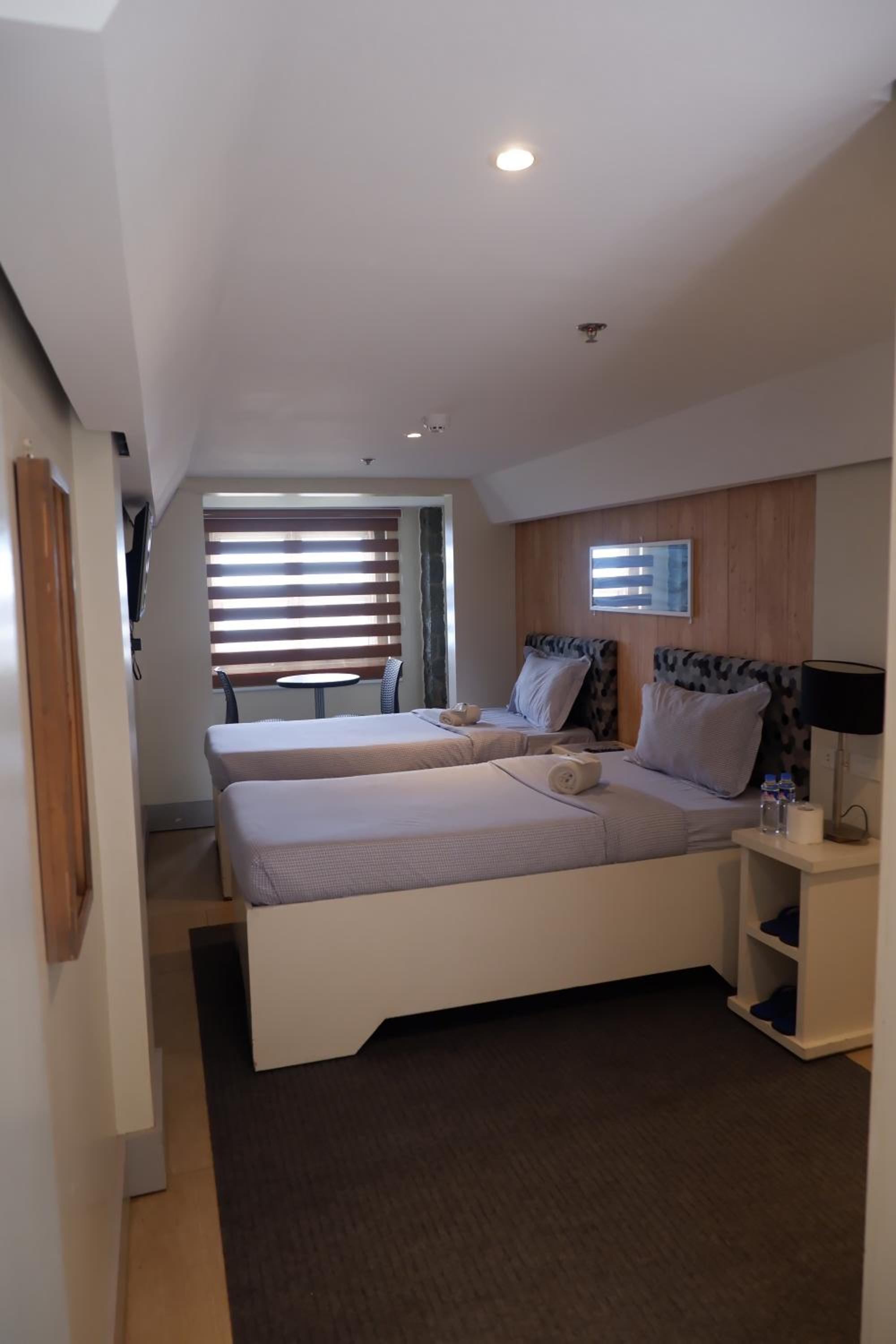 sunset view ridge residences