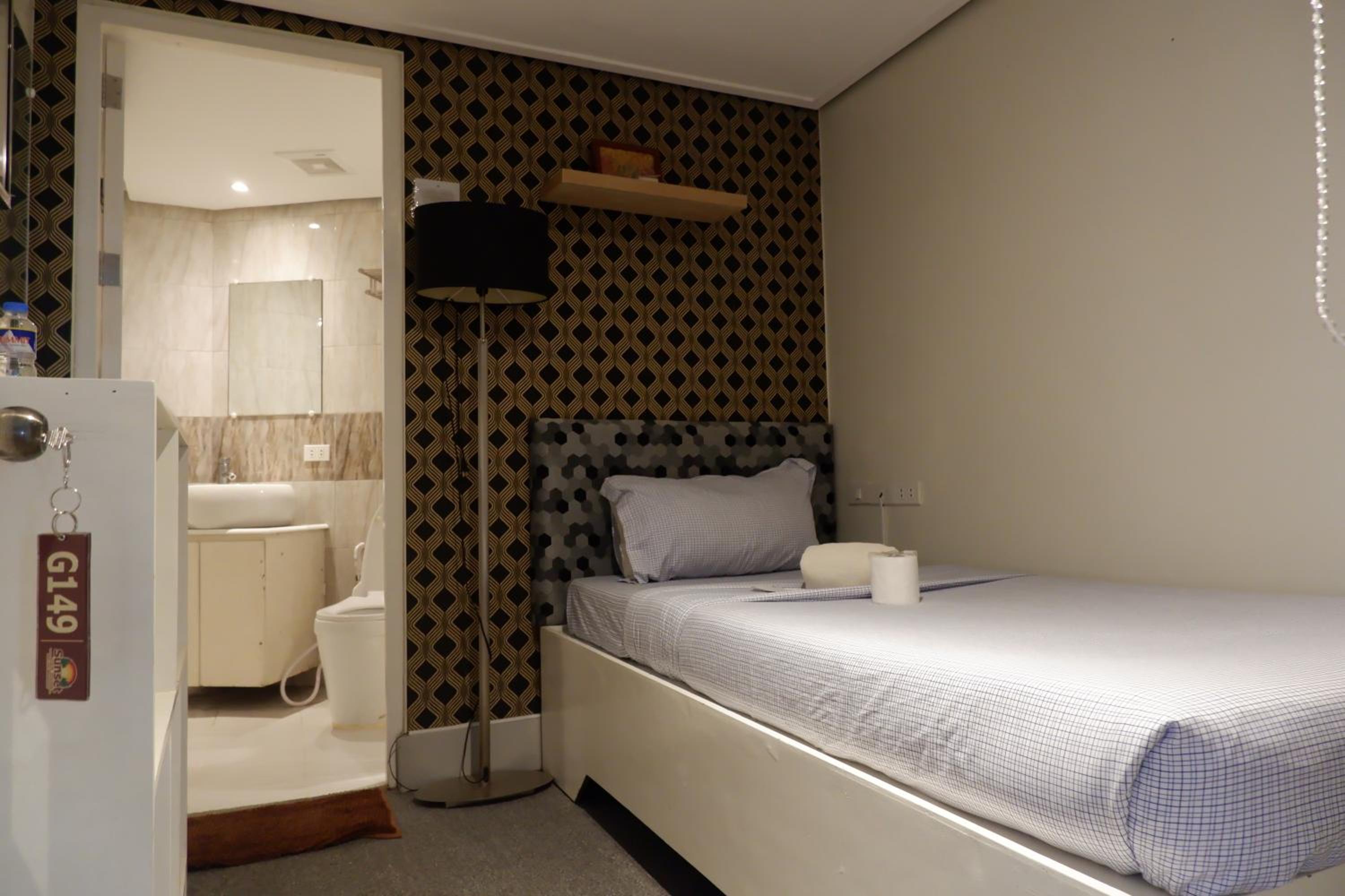 sunset view ridge residences