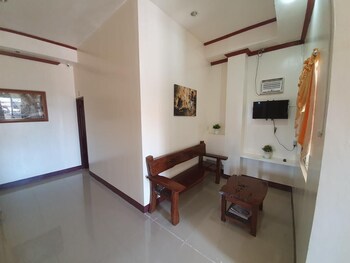 grants building travellers lodge