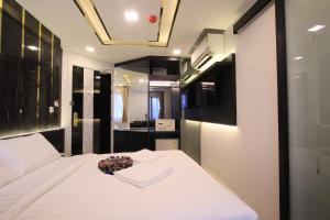 pratunam atrium hotel