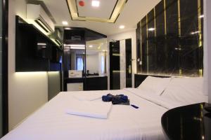 pratunam atrium hotel