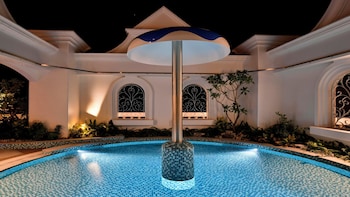 lequ okinawa chatan spa and resort