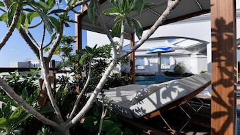 lequ okinawa chatan spa and resort