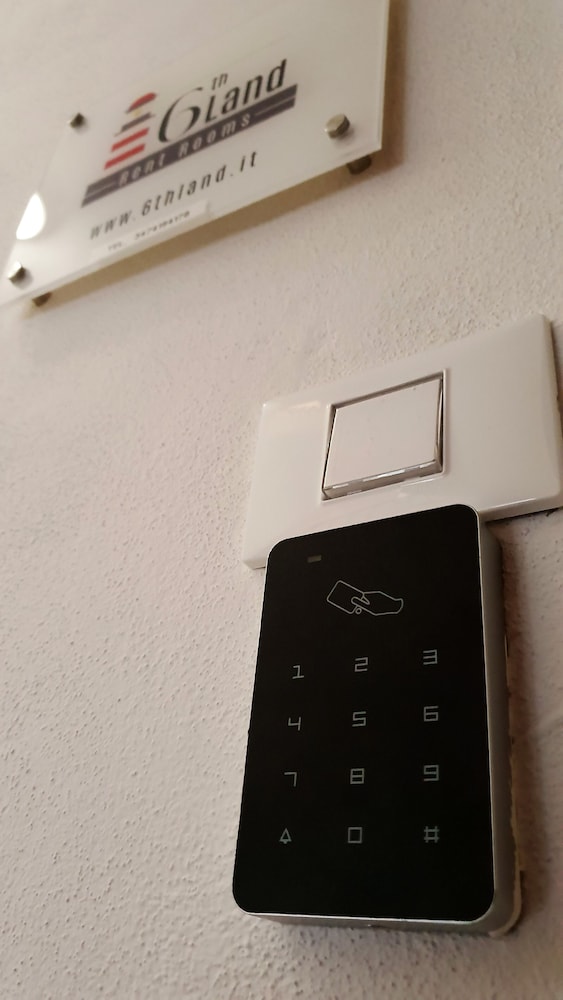 6thland rent rooms la spezia