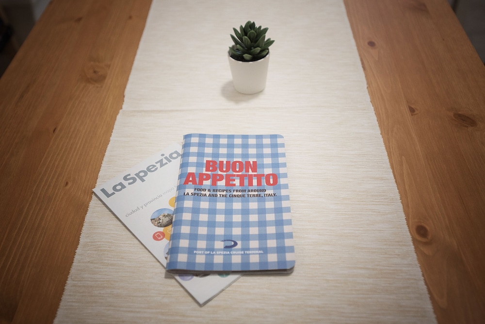 6thland rent rooms la spezia