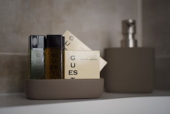 6thland rent rooms la spezia