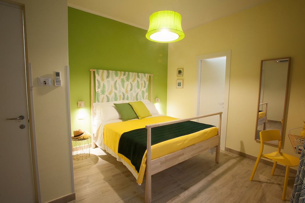 6thland rent rooms la spezia
