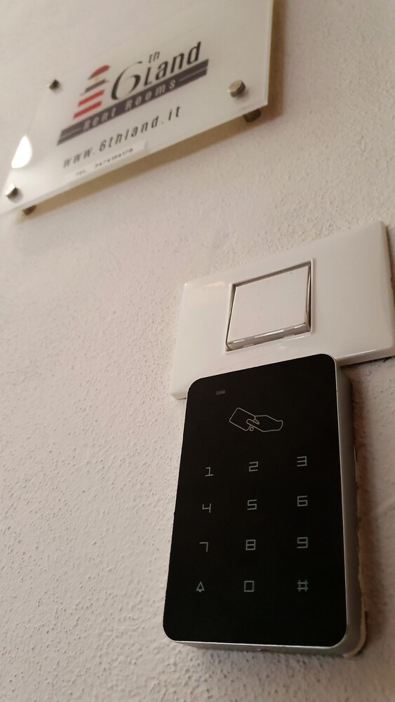 6thland rent rooms la spezia