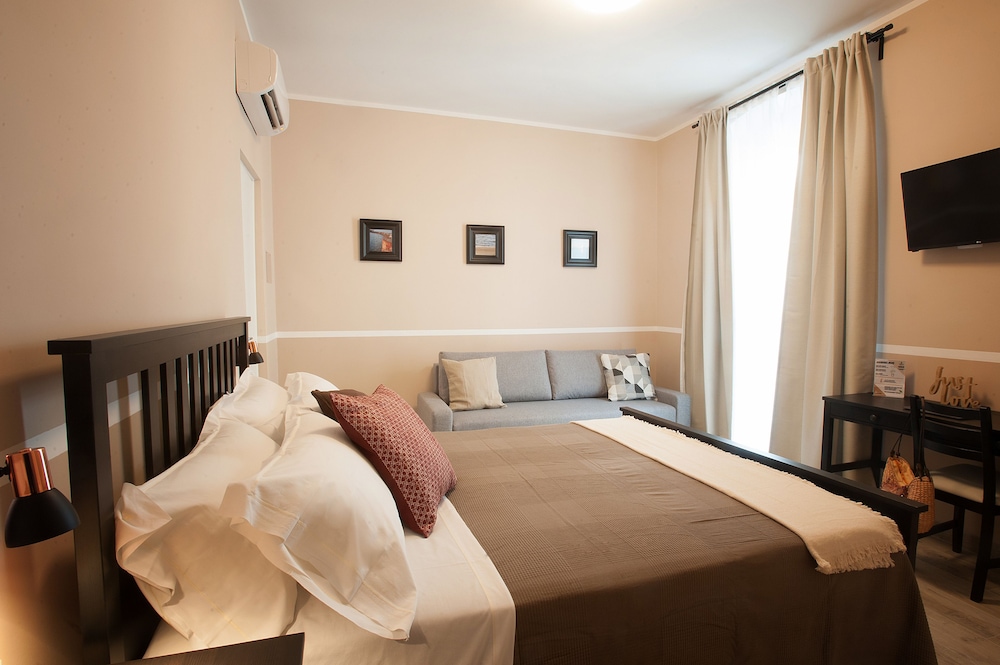 6thland rent rooms la spezia