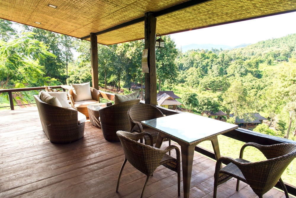 chiang mai elephant friends